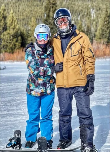 Miniatura 7 de Chaqueta de esquí para mujer, abrigo de nieve impermeable, resistente al viento, chaqueta de snowboard aislada, con capucha, invierno cálido
