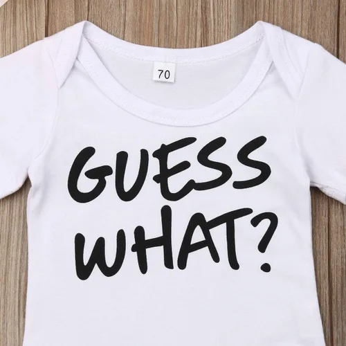 Miniatura 70 de Pañalero para bebé recién nacido, con frase en inglés “Got my mind on my momy”, color gris y blanco, talla 0-18M