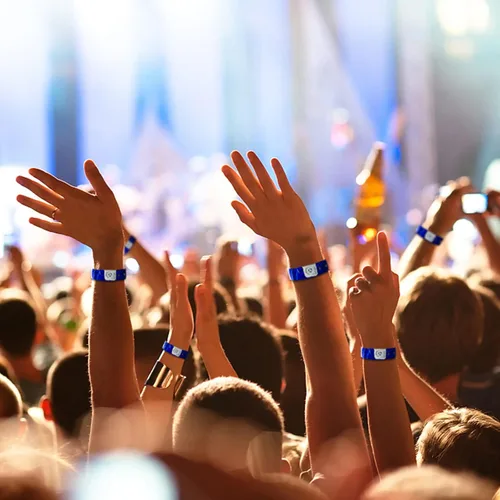 Miniatura 6 de OUCHAN Pulseras holográficas de plástico para fiestas, color azul, paquete de 500 pulseras de vinilo para eventos, clubes, reuniones de música