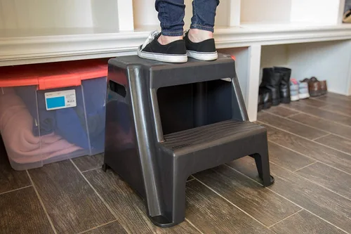 Miniatura 7 de Rubbermaid Taburete de plástico moldeado de 2 escalones, ligero con peldaños antideslizantes y pies antideslizantes, color negro