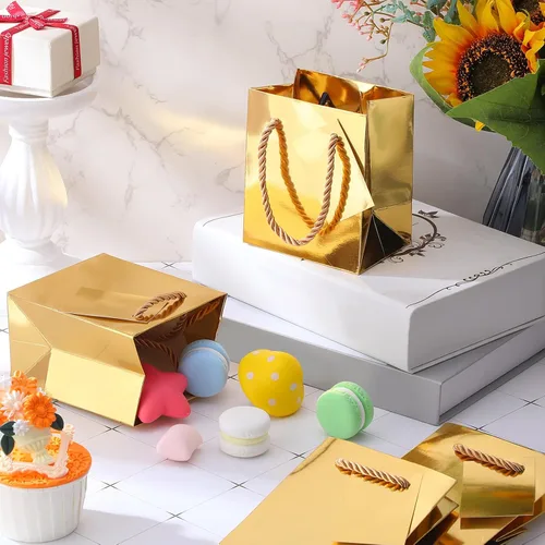 Miniatura 2 de Nuanchu 50 mini bolsas de regalo a granel, 4 bolsas de papel de 2.75 x 4.5 pulgadas con etiquetas de regalo, bolsas de papel metálico extra pequeñas