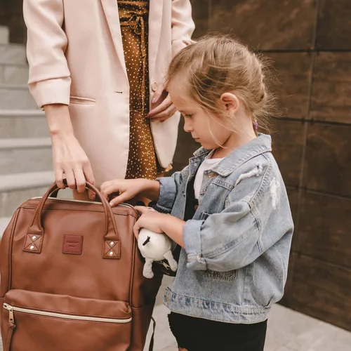 Miniatura 7 de Kah&Kee - Mochila de cuero con compartimento para laptop, ideal para viajes, escuela, para mujeres y hombres, Marrón), PU1211