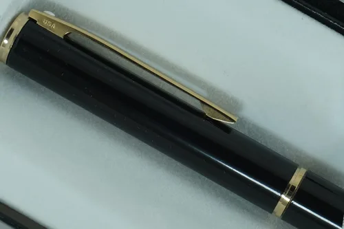 Miniatura 4 de Sheaffer Fabricado en los Estados Unidos, lacado negro con citas de oro de 22 quilates y diario a juego en caja de regalo
