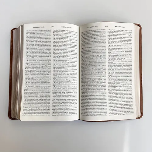 Miniatura 7 de Biblia paralela en español/inglés (RVR/ESV) con letras a mano y grabadas con láser, marrón, incluye opción para agregar nombre grabado, regalo