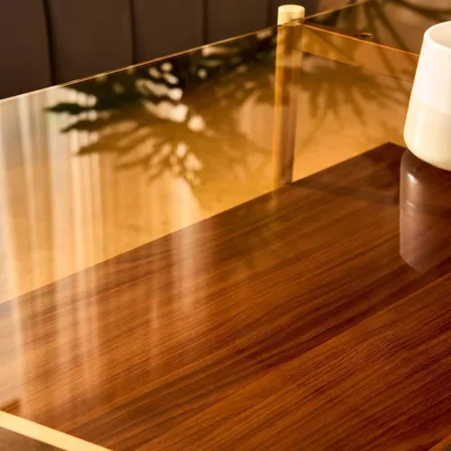 Miniatura 8 de Shrine - Mesa de café rectangular, diseño moderno de mediados de siglo, estructura de 2 niveles, parte superior de vidrio ámbar y estante de MDF