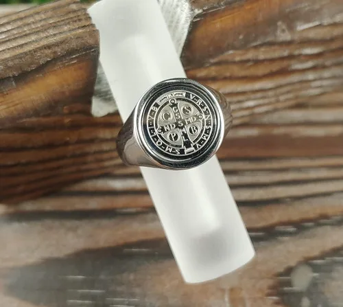 Miniatura 6 de Anillo católico unisex de San Benito de acero inoxidable, anillo católico de San Benito, tarjeta de oración de San Benito incluida, Oro blanco