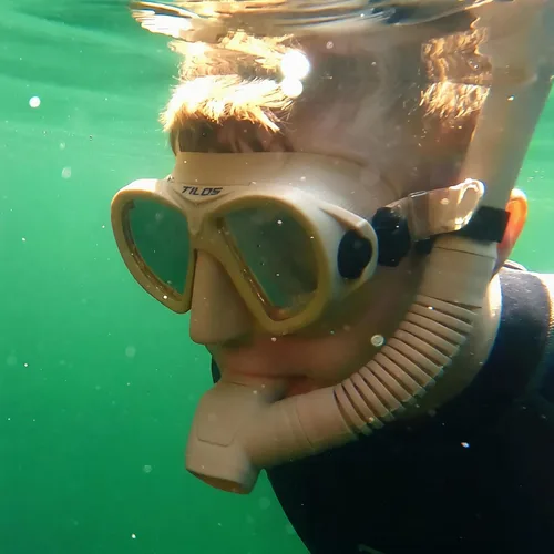 Miniatura 5 de Tilos AquaStalk - Juego de 2 máscaras de buceo y esnórquel semiseco Hi-Flow - Aventuras de apnea sin costuras Terracota