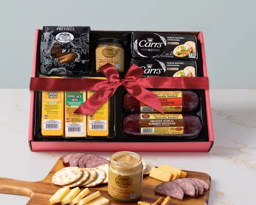 Miniatura 2 de Canasta gourmet de lujo para hombre, presenta salchichas Smoked Summer, quesos 100% Wisconsin, galletas, pretzels y mostaza, ideal para fiestas
