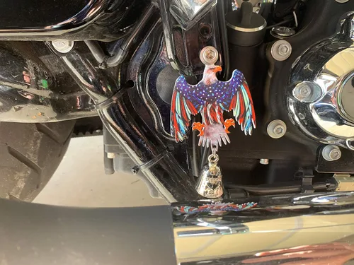Miniatura 2 de Kustom Cycle Parts Colgador de campana de águila con bandera estadounidense, perno y anillo incluidos (campana no incluida). Se adapta a todas