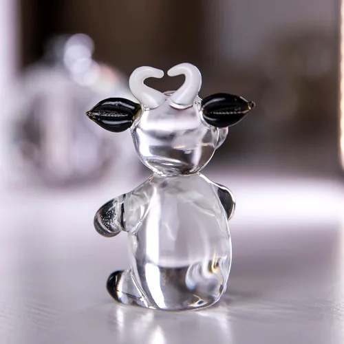 Miniatura 6 de QFkris - Figura coleccionable de vaca negra de vidrio soplado de 2.5 pulgadas Mini Statues, Handmade, Art Glass, Farm Animal DIY Craft Ornament