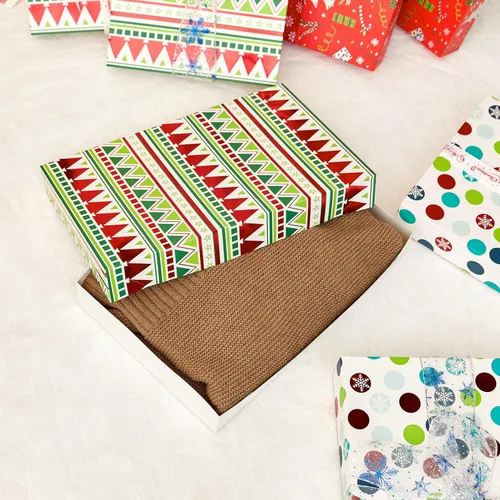 Miniatura 5 de SUNCOLOR Paquete de 12 Cajas de Regalo Grandes de Navidad de 14" Rojas con Tapas para Ropa y Regalos Rojo: 14 x 9.5 x 2 pulgadas