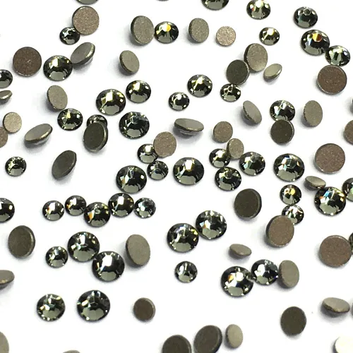 Black Diamond (215) Gris azabache 2058 Cristal austriaco Austria Arte de uñas Pequeñas Tamaños Mixtos ss5 ss7 ss9 0.079 in Flatbacks Sin Hotfix
