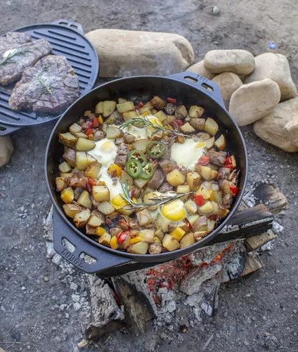 Miniatura 9 de Lodge - Kit de cocina de hierro fundido. El juego de cinco piezas de hierro fundido incluye una parrilla/plancha reversible de 14 pulgadas, fondo