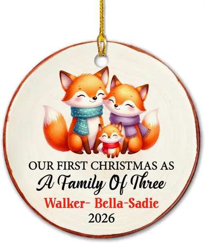 Miniatura 17 de Adorno de cerámica personalizado de cinco medias con nombres y año personalizados, nuestra primera Navidad como familia de cinco, nuestros primeros