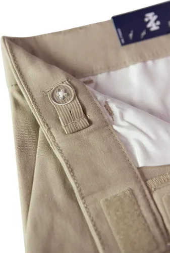 Miniatura 5 de IZOD Bermudas adaptables para uniforme escolar para niñas, cintura ajustable, cierre de velcro y botones sintéticos
