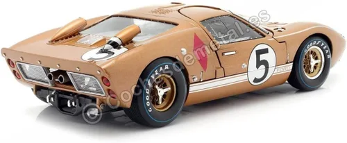 Miniatura 2 de 1966 Ford GT-40 MK II RHD (conducción a la derecha) #5 Gold 24H de Le Mans 1/18 modelo de coche fundido a troquel por Shelby Collectibles