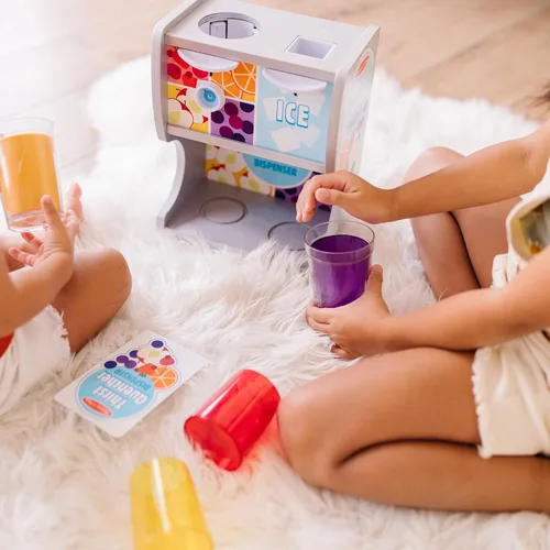 Miniatura 10 de Melissa & Doug - Dispensador de bebidas de madera con tazas, inserciones de jugo, cubitos de hielo (10 unidades)