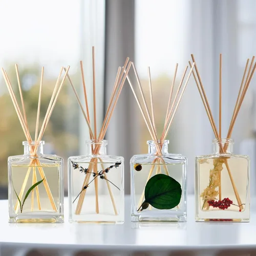 Miniatura 8 de Urban Naturals Balsam Forest - Juego de aceites difusores de varillas – Abeto Fraser, hoja perenne, pino, cedro leñoso y sándalo – Botella de vidrio