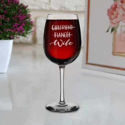 Miniatura 4 de shop4ever® Juego de 2 copas de vino grabadas con tallo grabado para novio, prometido, esposa, esposa, novios, novios, novias, prometidos, esposas