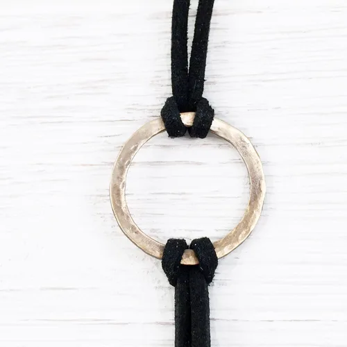 Miniatura 3 de Pulsera reversible con diseño de círculo infinito de bronce peruano, cordón ajustable de piel de ante sintético negro, pulsera de apoyo de la amistad