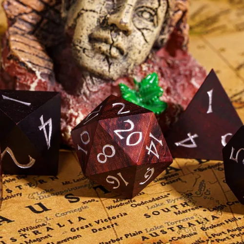 Miniatura 4 de Juego de dados D&D de sándalo rojo, dados poliédricos de madera natural con caja de lata de metal para juegos de rol y juegos de mesa