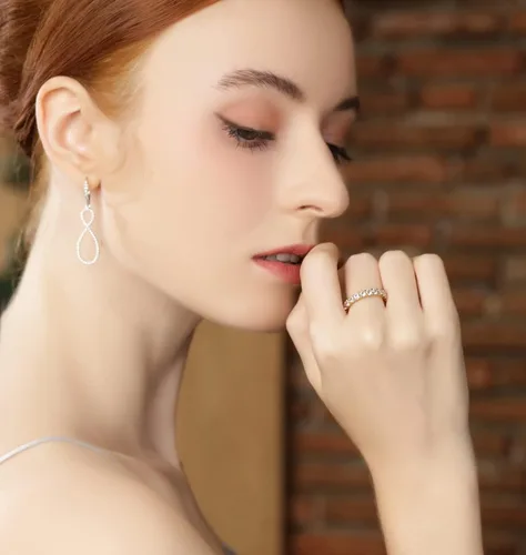 Miniatura 7 de Hoops & Loops Anillo de boda de plata de ley 925 con circonita cúbica de 0.118in de corte redondo, anillo de compromiso apilable de aniversario