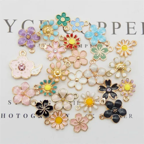Miniatura 4 de 40 piezas (20 pares) surtidos de flores esmaltadas en tono dorado delicadas colgantes mezclados colgantes para aretes, fabricación de joyas