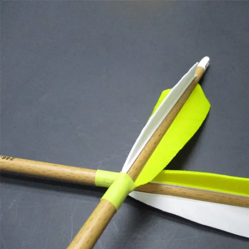 Miniatura 7 de Letszhu Flechas de carbono con arco 500 lomo con plumas reales helicoidales y puntas extraíbles para arco recurvo compuesto (paquete de 6)
