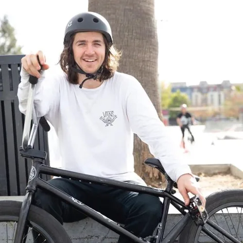 Miniatura 7 de Casco S1 Lifer para patinaje en monopatín, BMX y patinaje sobre ruedas Brillo rosa intenso