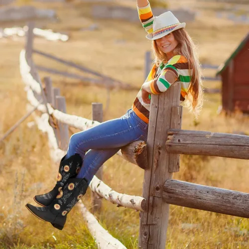Miniatura 6 de Botas vaqueras bordadas con girasol para mujer, botas vaqueras con punta cuadrada, botas altas de vaquera para todas las estaciones y ocasiones