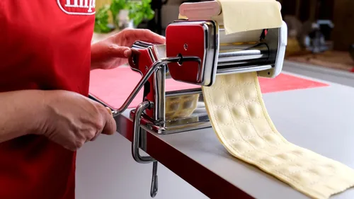 Miniatura 2 de Imperia Raviolimaker3 Classic Line. Accesorio para máquina de pasta para ravioles 1.2x1.2 in. 100% Made in Italy. Accesorio para máquina de pasta