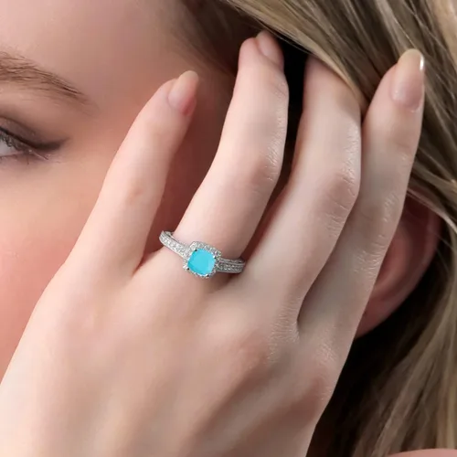 Miniatura 49 de Gem Stone King Anillo de compromiso de plata de ley 925 de 0.236 in con piedra natal y zafiro blanco creado con acento Anillo de compromiso