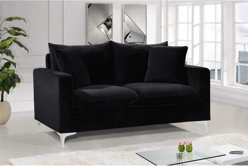Miniatura 5 de Meridian Furniture Naomi Collection Modern Sofá de dos plazas tapizado de terciopelo negro contemporáneo con base de acero inoxidable en un