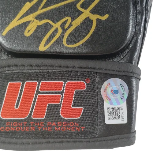 Miniatura 3 de Henry Cejudo - Guante de UFC firmado por Beckett, autógrafo auténtico de MMA, guantes de campeonato de lucha definitiva, regalos para hombres