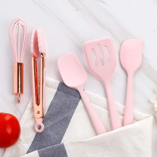 Miniatura 8 de Collfa Juego de cinco piezas de utensilios de cocina pequeños en color oro rosa y rosa, herramientas de cocina de silicona mini para niños, incluye