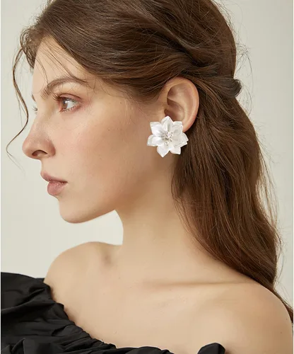 Miniatura 5 de Aretes colgantes únicos hechos a mano con pétalos de flores de resina grandes bohemios con brote de estambre de cristal brillante para mujeres y mamá