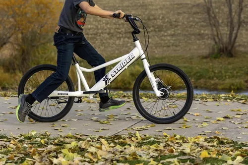 Miniatura 7 de Strider 20x, color blanco, bicicleta de equilibrio para aprender a montar para mayores de 8 años, incluye frenos de mano de tambor dobles y soporte