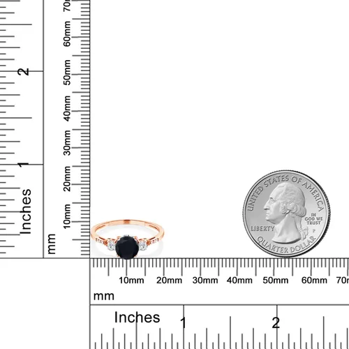Miniatura 17 de Gem Stone King Anillo de compromiso de 3 piedras preciosas redondas de oro rosa de 10 quilates, 0.236 in, piedra natal, zafiro blanco y diamante