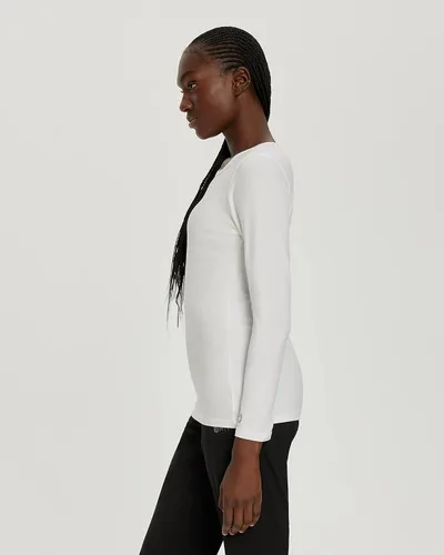 Miniatura 2 de Camiseta de manga larga elástica con cruz blanca, perfecta para debajo del uniforme.