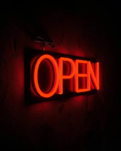 Miniatura 3 de HiNeon Letrero de apertura LED rojo, letrero de negocios iluminado de 20 x 7 pulgadas con control remoto, enchufe de 12 V, cadena colgante incluida