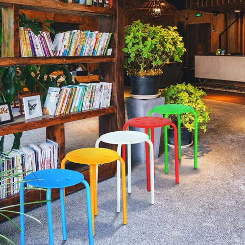 Miniatura 6 de Topeakmart, conjunto de 5 taburetes redondos de plástico, set de taburetes para bar, colores azul, verde, rojo, blanco y amarillo