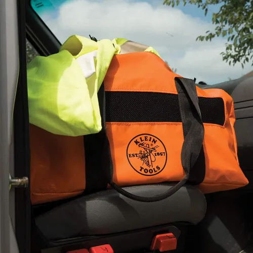 Miniatura 8 de Klein Tools Bolsa de lona 5216V, resistente al agua, con paneles de malla y agujeros de drenaje, se puede llevar como una mochila