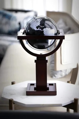 Miniatura 6 de Frank Lloyd Wright Mini Wright 6" Diámetro Globe, USA Cartografía con Bola de Globo Antiguo y Base de Madera Sólida. Una versión más pequeña