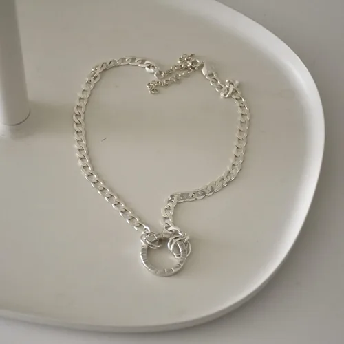 Miniatura 8 de Collar de gargantilla en plata 950 o chapado en oro con luna tallada a mano o dije circular, con diferentes cadenas y extensiones para ajustarlo