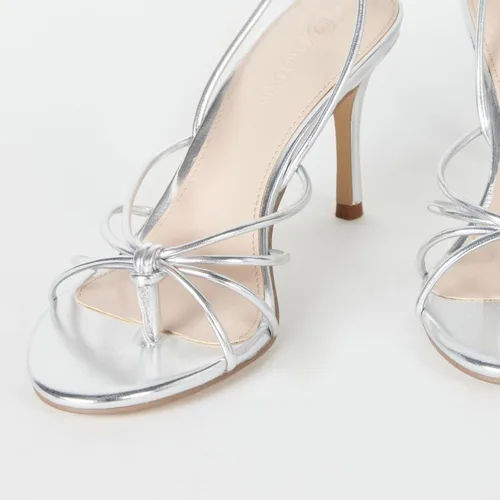 Miniatura 7 de The Drop Sandalias de tacón con tiras y cordones Archie para mujer