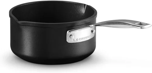Miniatura 4 de Le Creuset Cacerola antiadherente endurecida Pro Open con boquillas de doble vertido, 1.7 cuartos de galón.