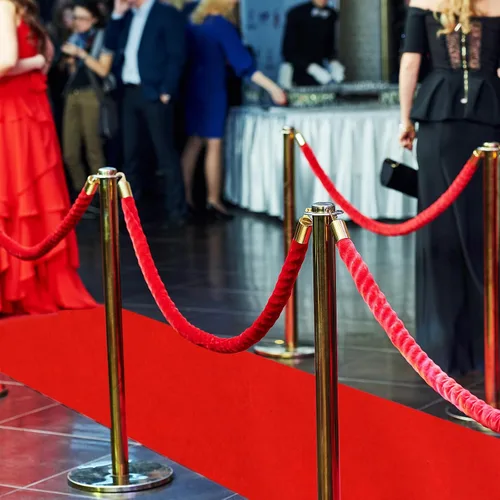 Miniatura 6 de Preboun Alfombra roja de 2.6 x 30 pies para fiesta, alfombra de pasillo de 120 GSM con cinta de fieltro para Halloween, Navidad, Acción de Gracias