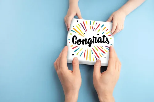 Miniatura 3 de Paquete de 4 cestas de regalo de felicitaciones para niños, hombres, mujeres, amigos de graduación Sin frutos secos, Kosher