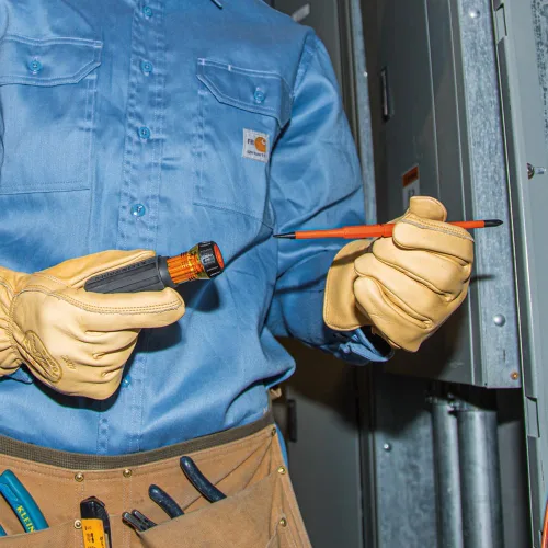 Miniatura 3 de Klein Tools 32287 Destornillador aislante, juego de destornilladores 2 en 1 con hoja abatible, puntas cuadradas #1 y #2, hojas de doble punta