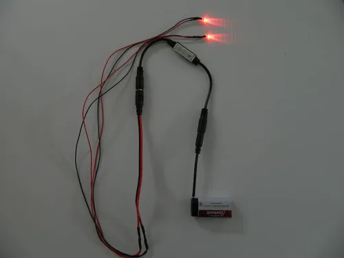 Miniatura 2 de Dead Head Props Ojos LED de Halloween de 24 pulgadas con controlador de micro efectos para máscaras, calavera y accesorios (azul con enchufe de 12 V)
